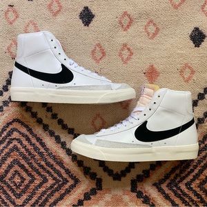 SOLD | Nike Blazer Mid ‘77 High Top Sneakers